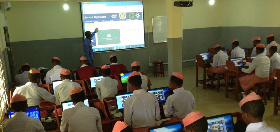 SKGSS students at the computer lab