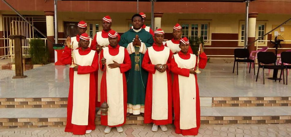 The school manager and SKGSS student Altar Knights